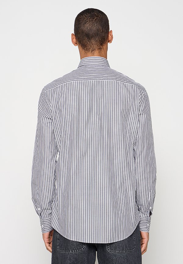 KARL LAGERFELD MODERN FIT