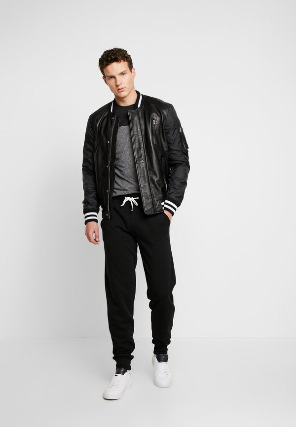 Pier One by Zalando