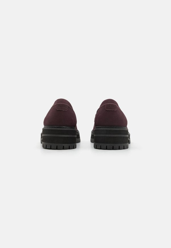 TOMS CARA