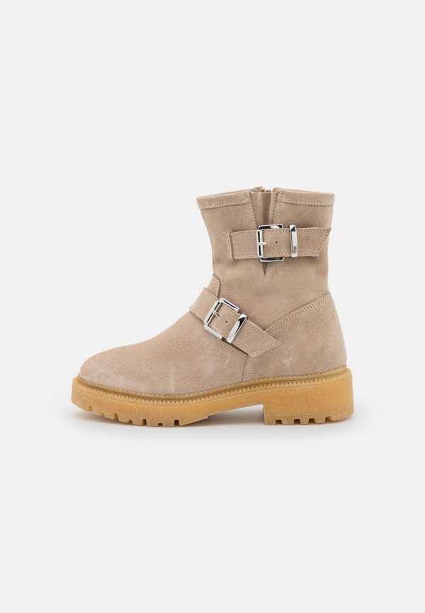 Pier One by Zalando LEATHER