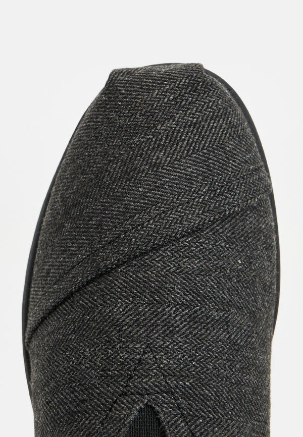 TOMS