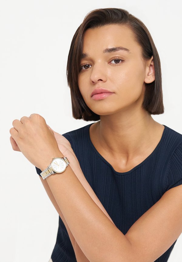 DKNY