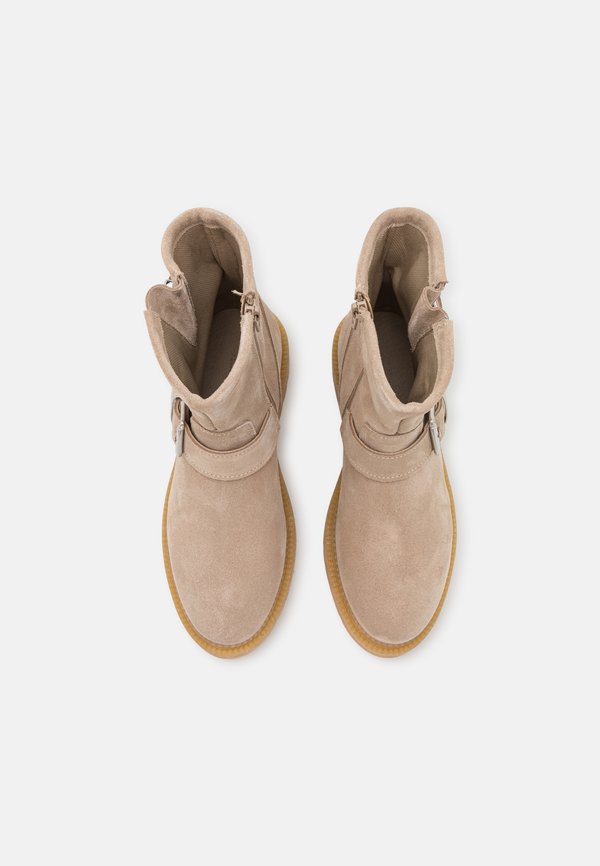Pier One by Zalando LEATHER