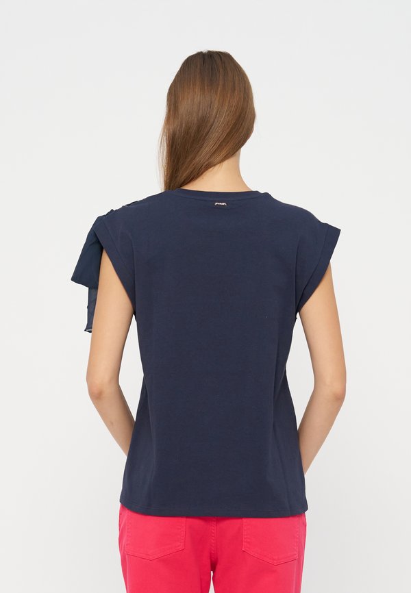TWINSET