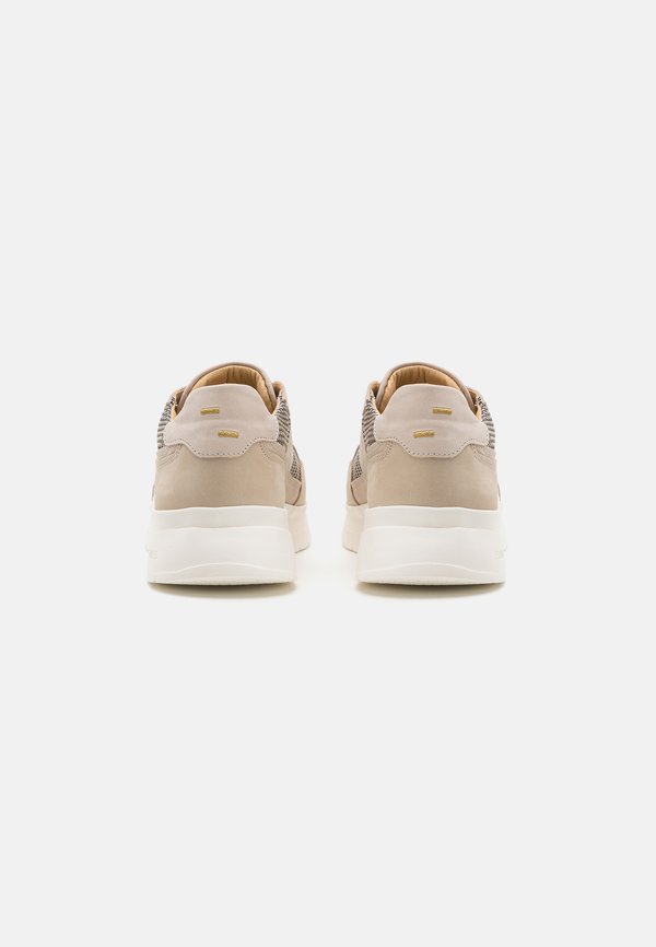 Filling Pieces JET RUNNER