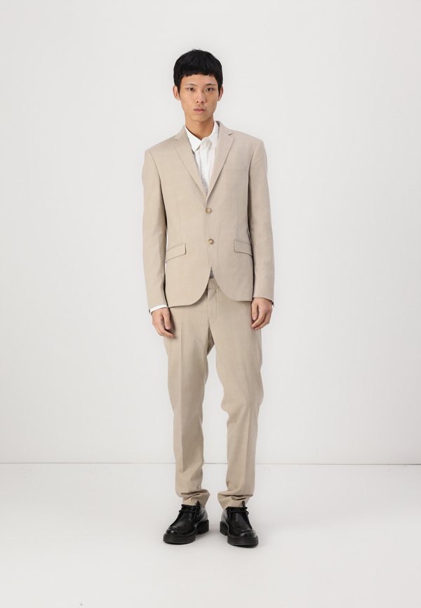 Isaac Dewhirst NOTCH SUIT SLIM