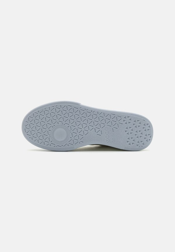 ECCO STREET COURT W