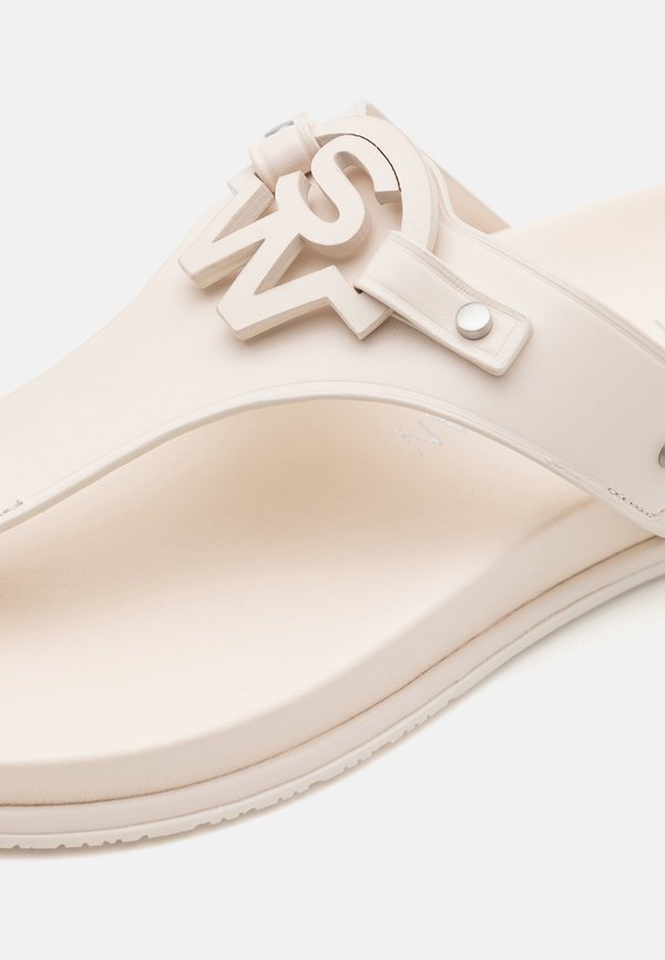 Stuart Weitzman MONOGRAM SPORT SLIDE