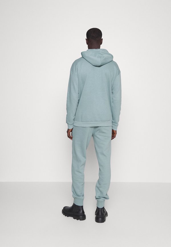 Pier One by Zalando