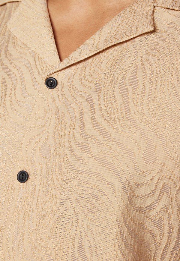 Pier One by Zalando