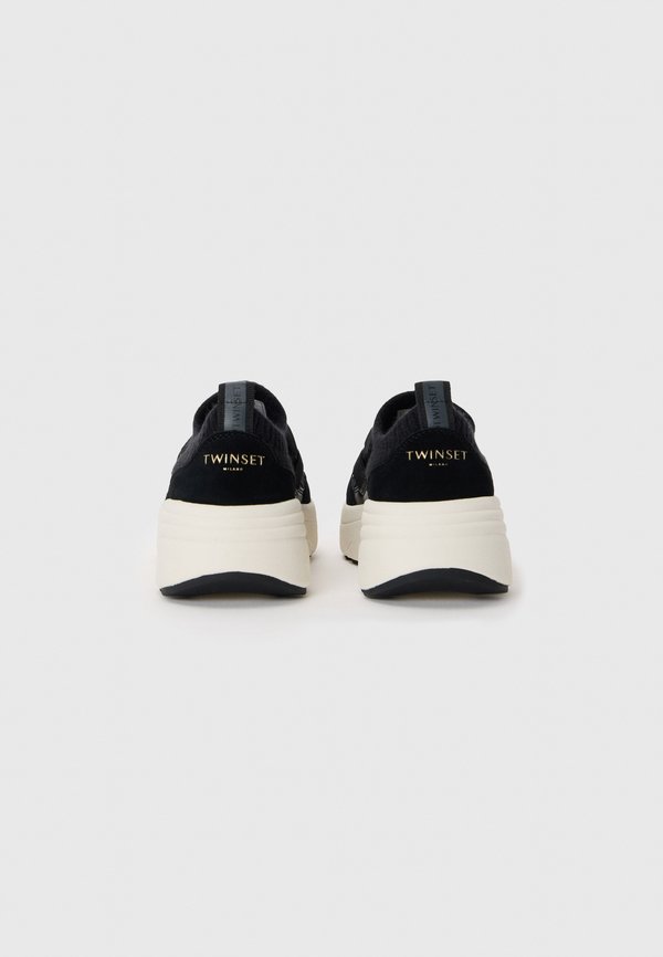 TWINSET