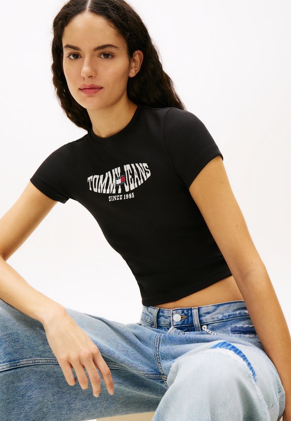 Tommy Jeans WAVY FLAG RIBBED SLIM T-SHIRT