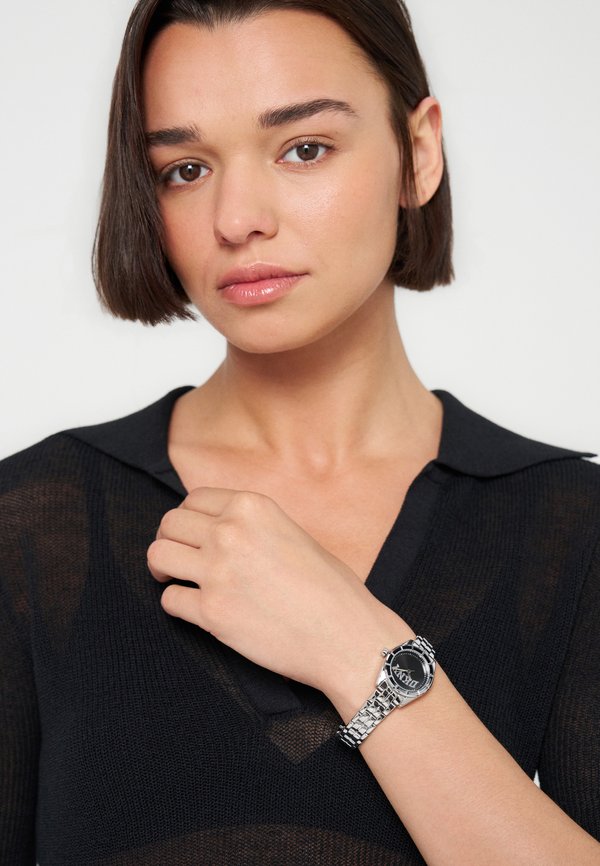 DKNY