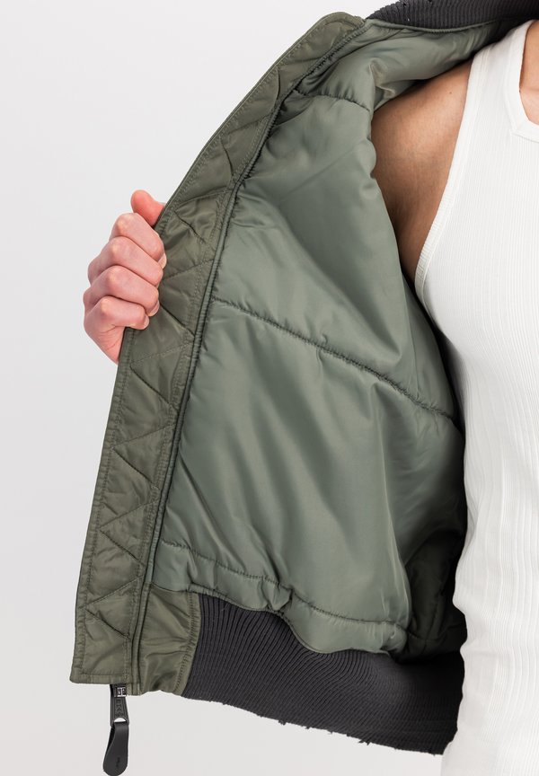 Alpha Industries DISTRESSED