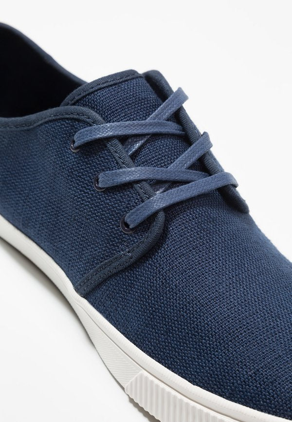 TOMS CARLO