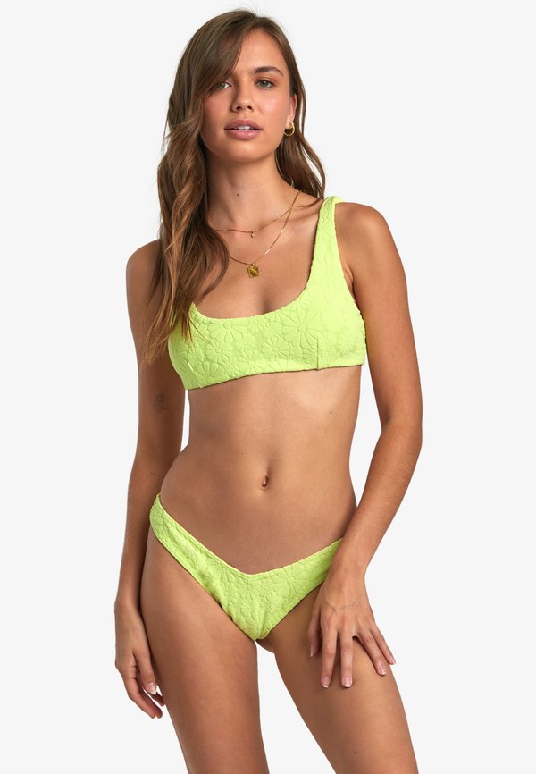 RVCA  DOLLY