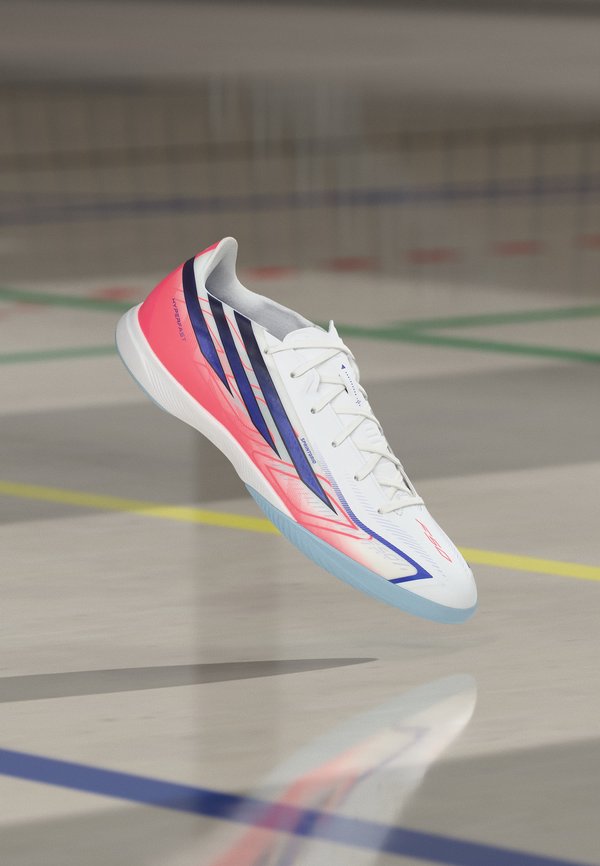 adidas Performance F50 HYPERFAST LEAGUE IN - Indoor football boots - footwear white/solar purple/solar turbo