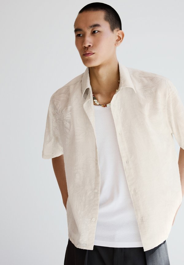 Bershka RUSTIC SHORT SLEEVE - SHIRT - Shirt - sand
