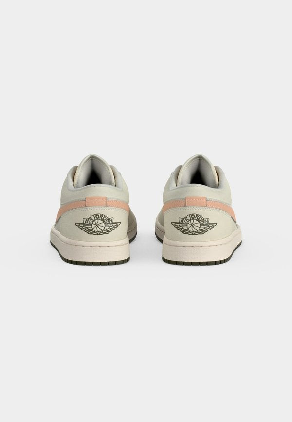 Jordan AIR JORDAN 1