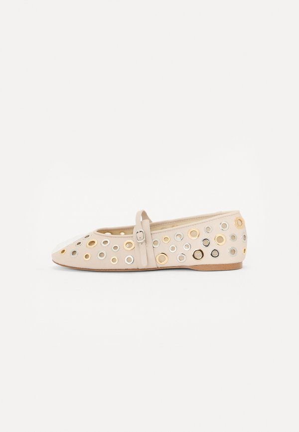 Steve Madden REJOICE