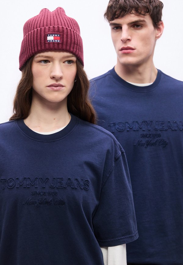 Tommy Jeans CLASSIC LOGO CREW NECK T-SHIRT