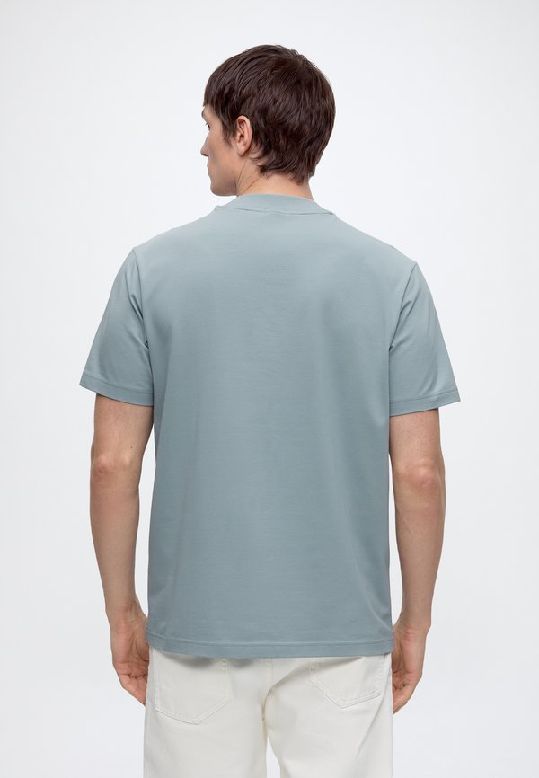 BOSS TEE