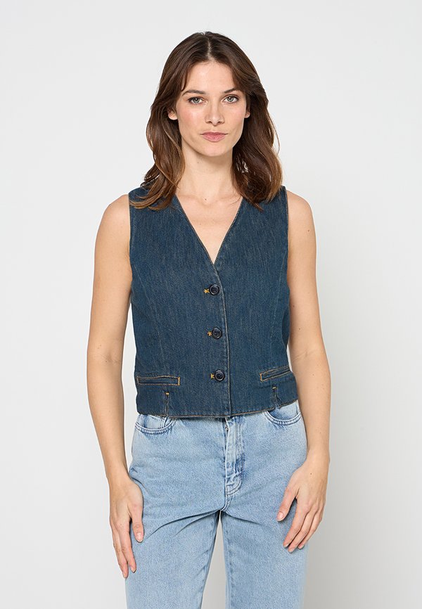 TWINSET