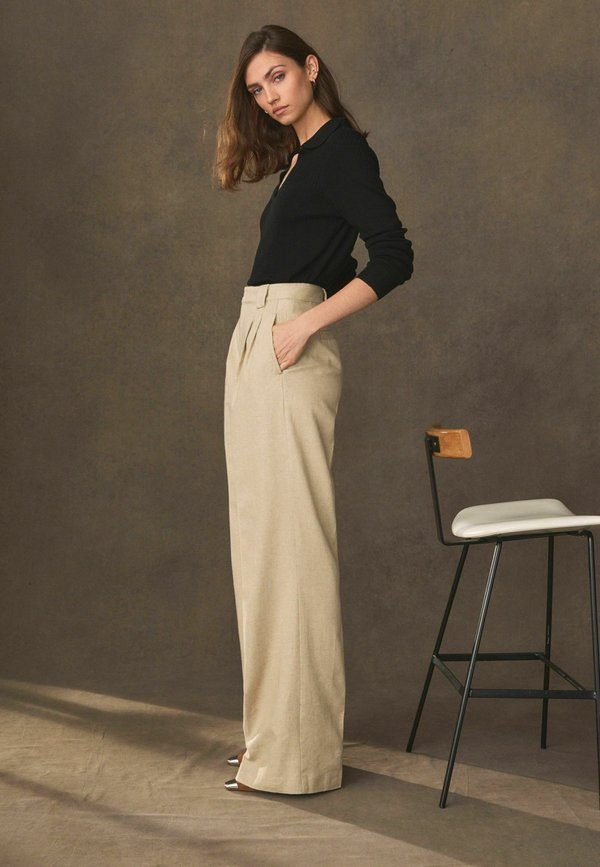 Next WIDE LEG