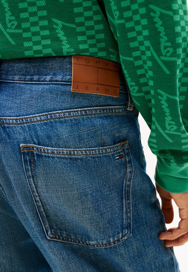 Tommy Jeans OTIS COLOUR-BLOCKED POCKET REGULAR STRAIGHT LEG JEANS