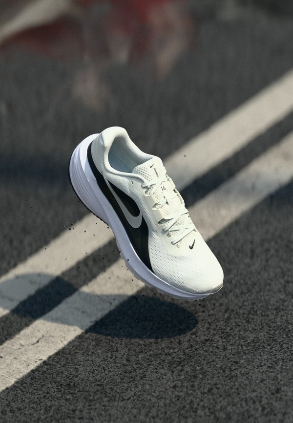 Nike Performance NIKE DOWNSHIFTER 14 - Road running shoes - summit white/metallic silver-coloured/black/white/photon dust