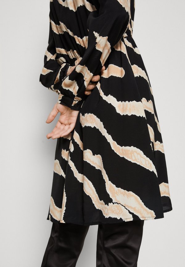 Vero Moda VMMARISOL V-NECK SHORT DRESS