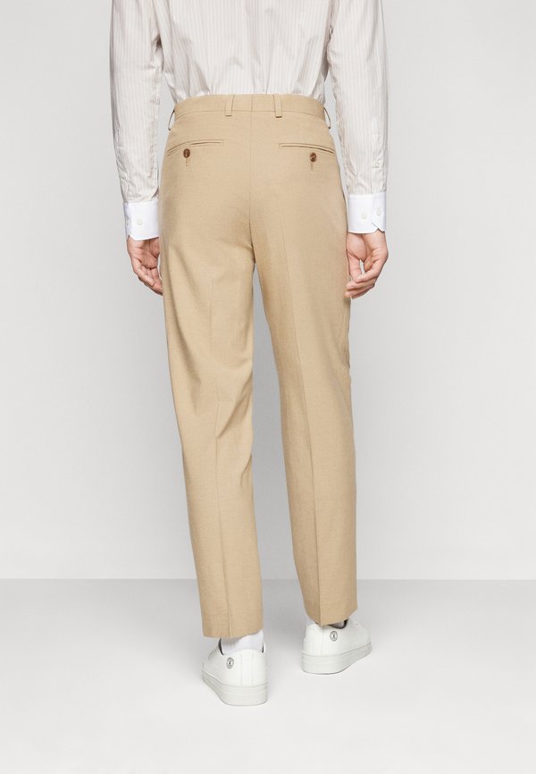 Isaac Dewhirst THE PREMIUM BLEND SUIT
