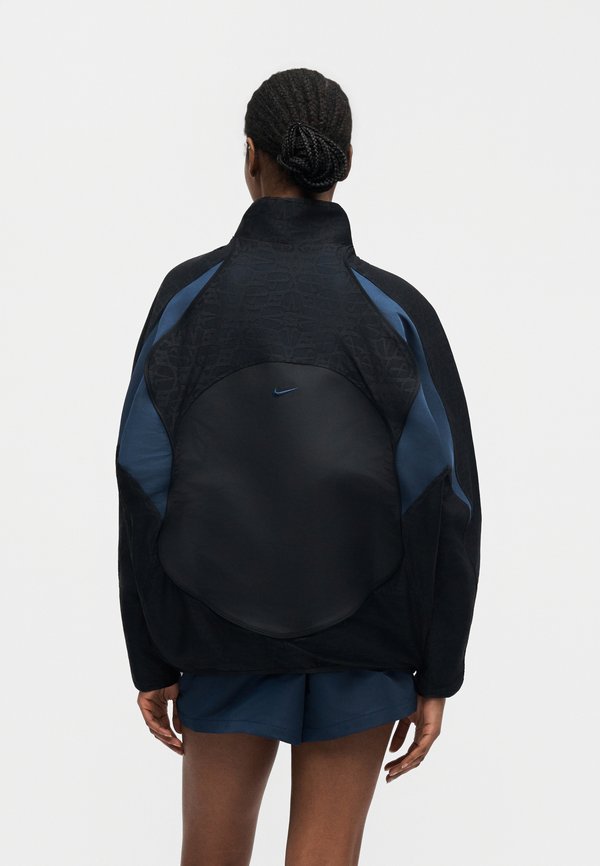 Nike Sportswear STREET
