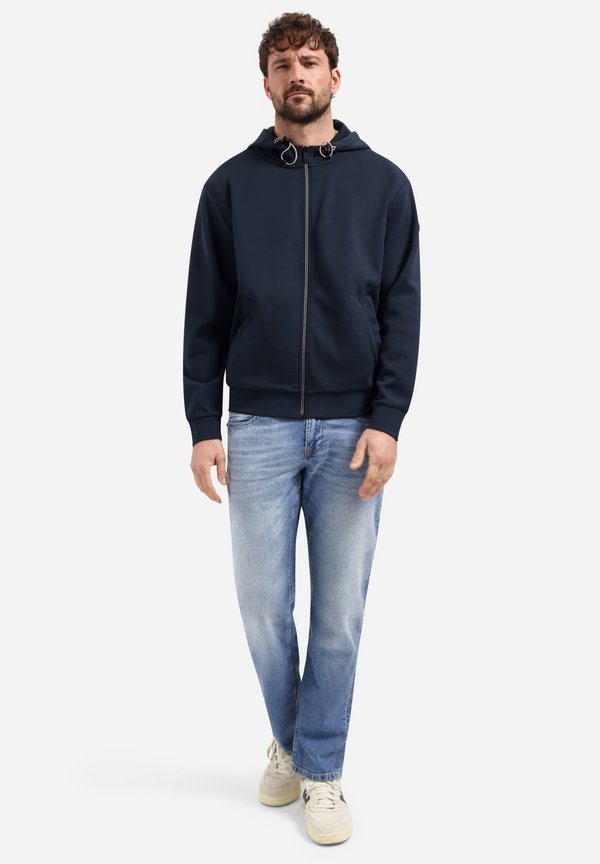 NO EXCESS HOODED