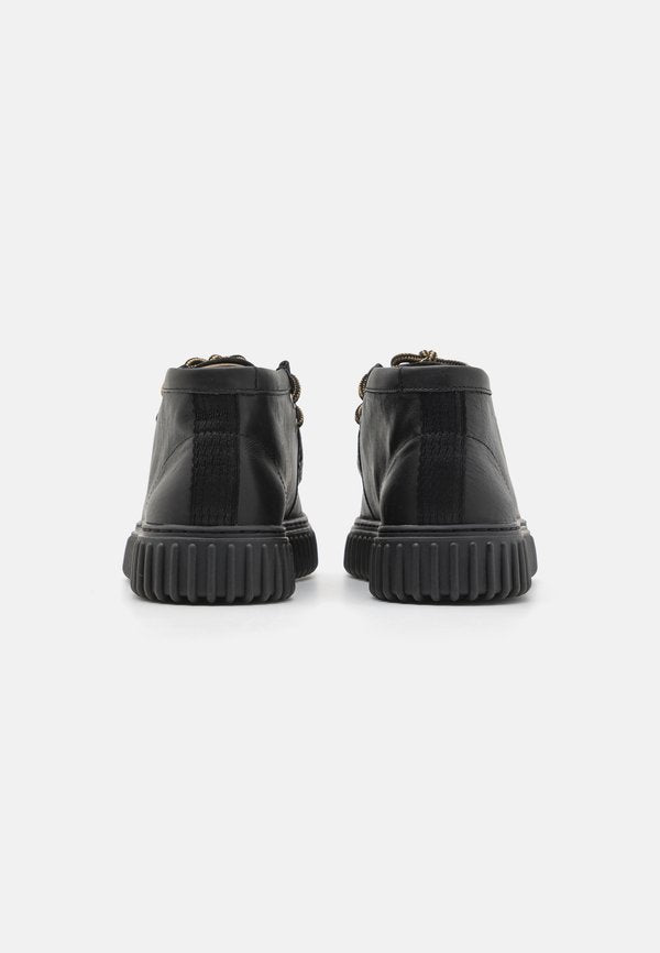 Clarks TORHILL