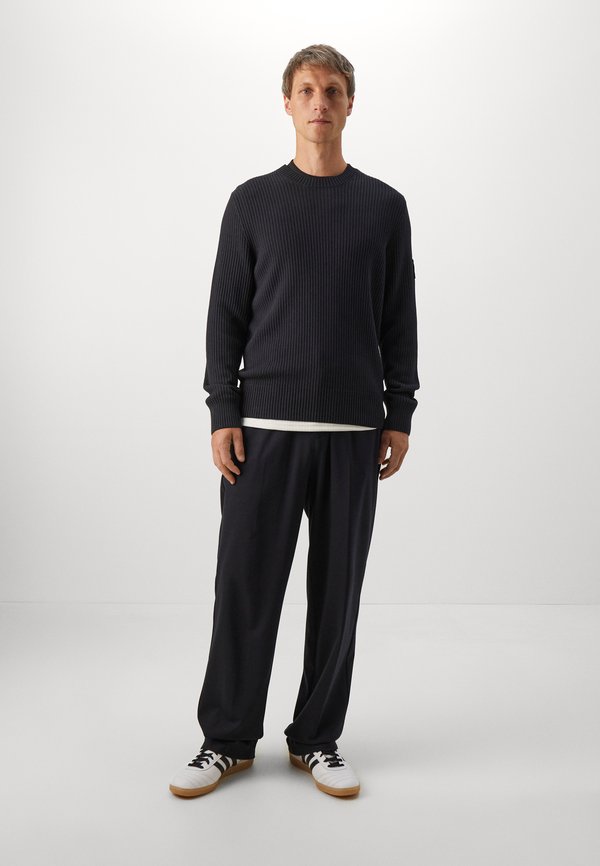 Marc O'Polo MARC O’POLO X DFB TRAVEL COLLECTION CREWNECK