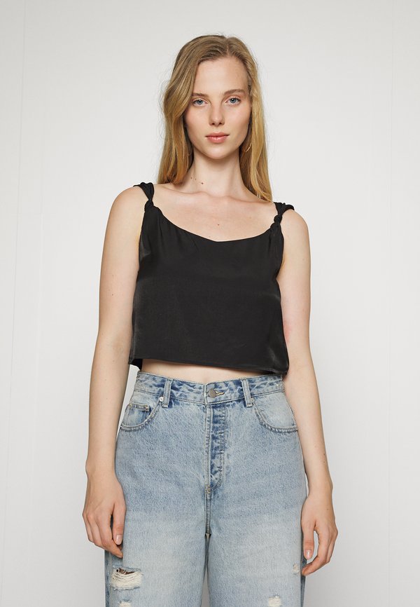 NA-KD LISA LENA KNOT DETAIL FLOWY