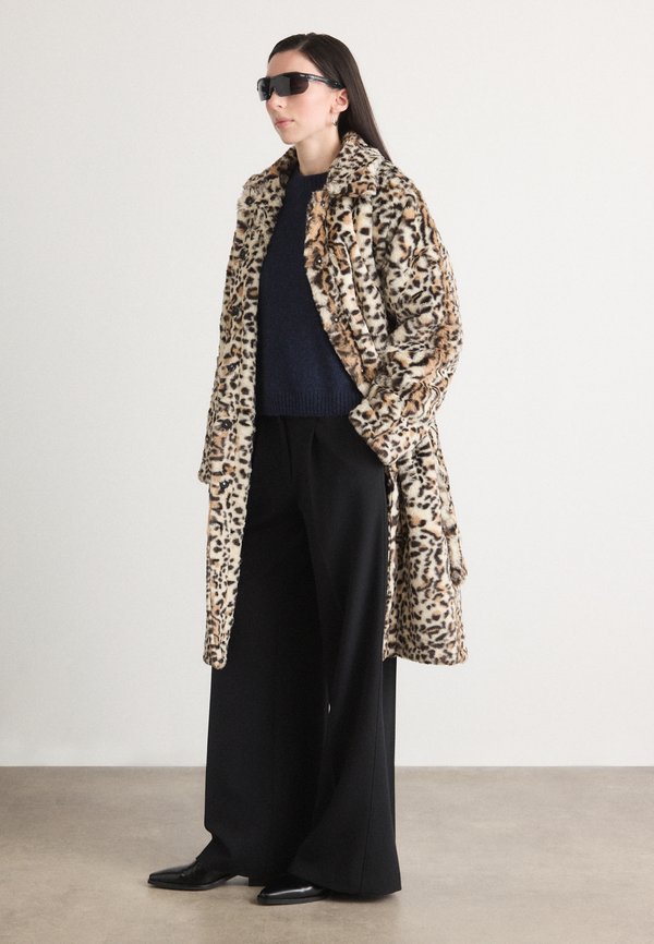 Mads Nørgaard LEO NORA COAT