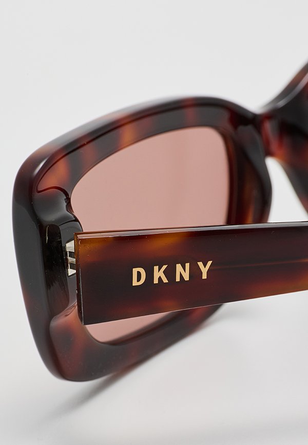 DKNY