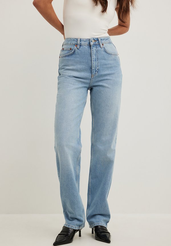 NA-KD GESCHNITTENE MIT HOHER TAILLE