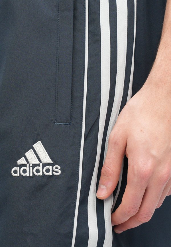 adidas Originals TEAMGEIST