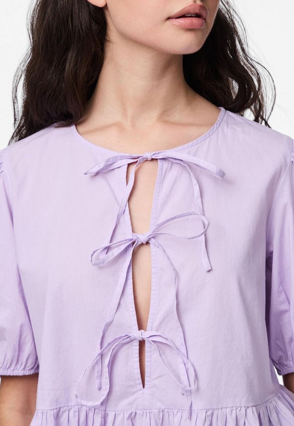Pieces Short Sleeved PCJOLLY Tie