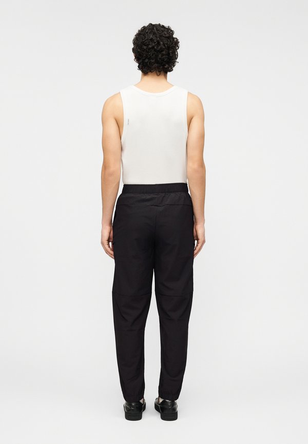 EA7 Emporio Armani VENTU