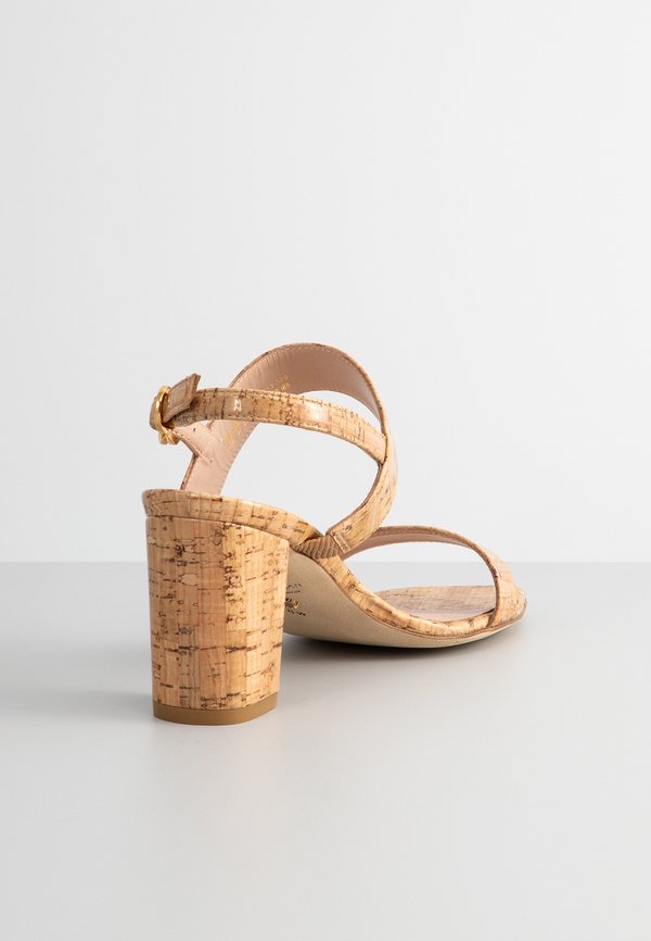 Stuart Weitzman AUSTINE