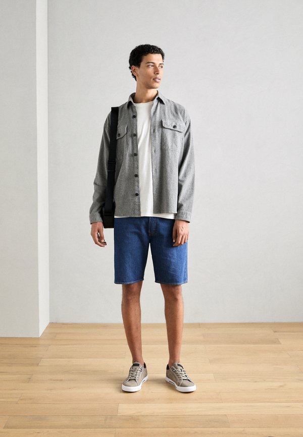 Pier One by Zalando