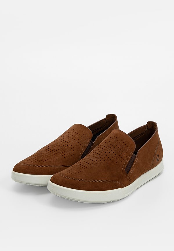 ECCO TRAVEL