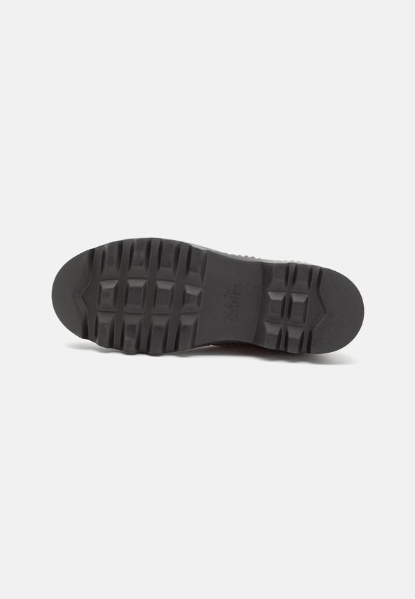 KARL LAGERFELD TREKKA SPEKULUM MID LACE