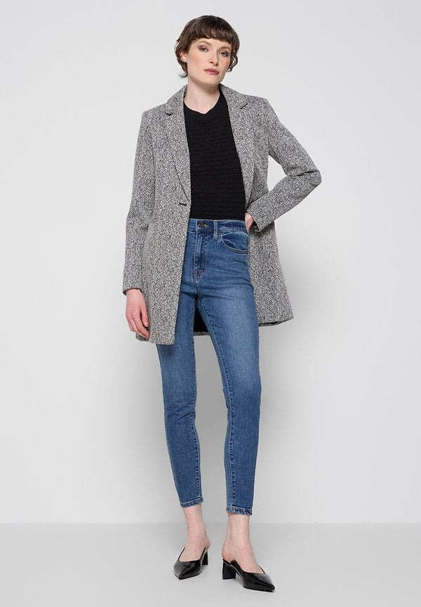 DKNY