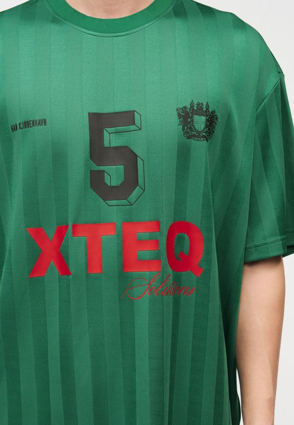 Han Kjøbenhavn PRINTED FOOTBALL TEE
