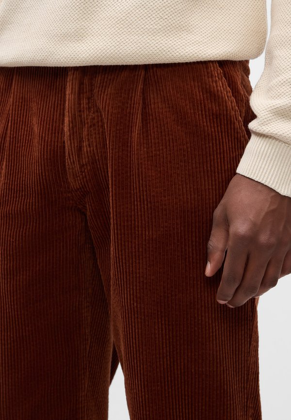 Lindbergh SEERSUCKER CORDUROY CHINO PANT